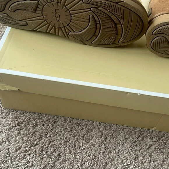 Cozy UGG Luv💞 - Picture 8 of 12